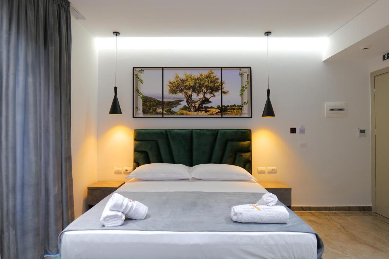 Hotel Eagle Εξαμίλιο Εξωτερικό φωτογραφία