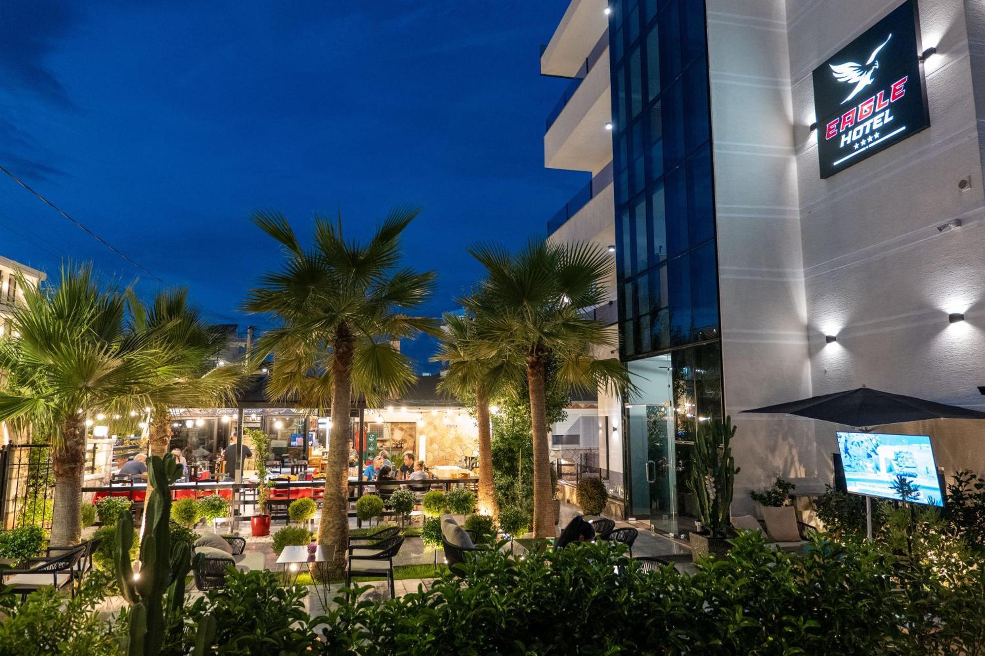 Hotel Eagle Εξαμίλιο Εξωτερικό φωτογραφία