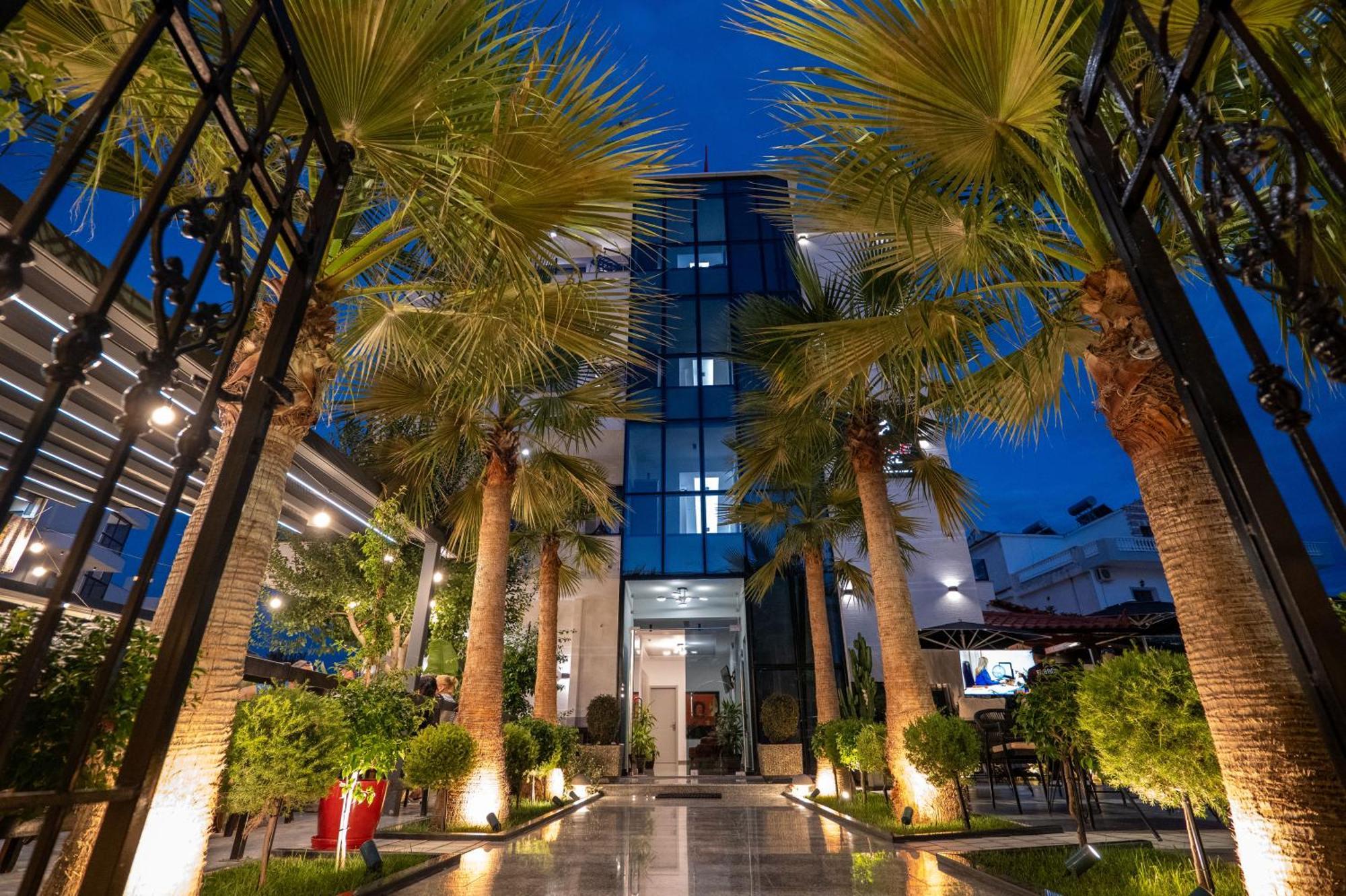 Hotel Eagle Εξαμίλιο Εξωτερικό φωτογραφία