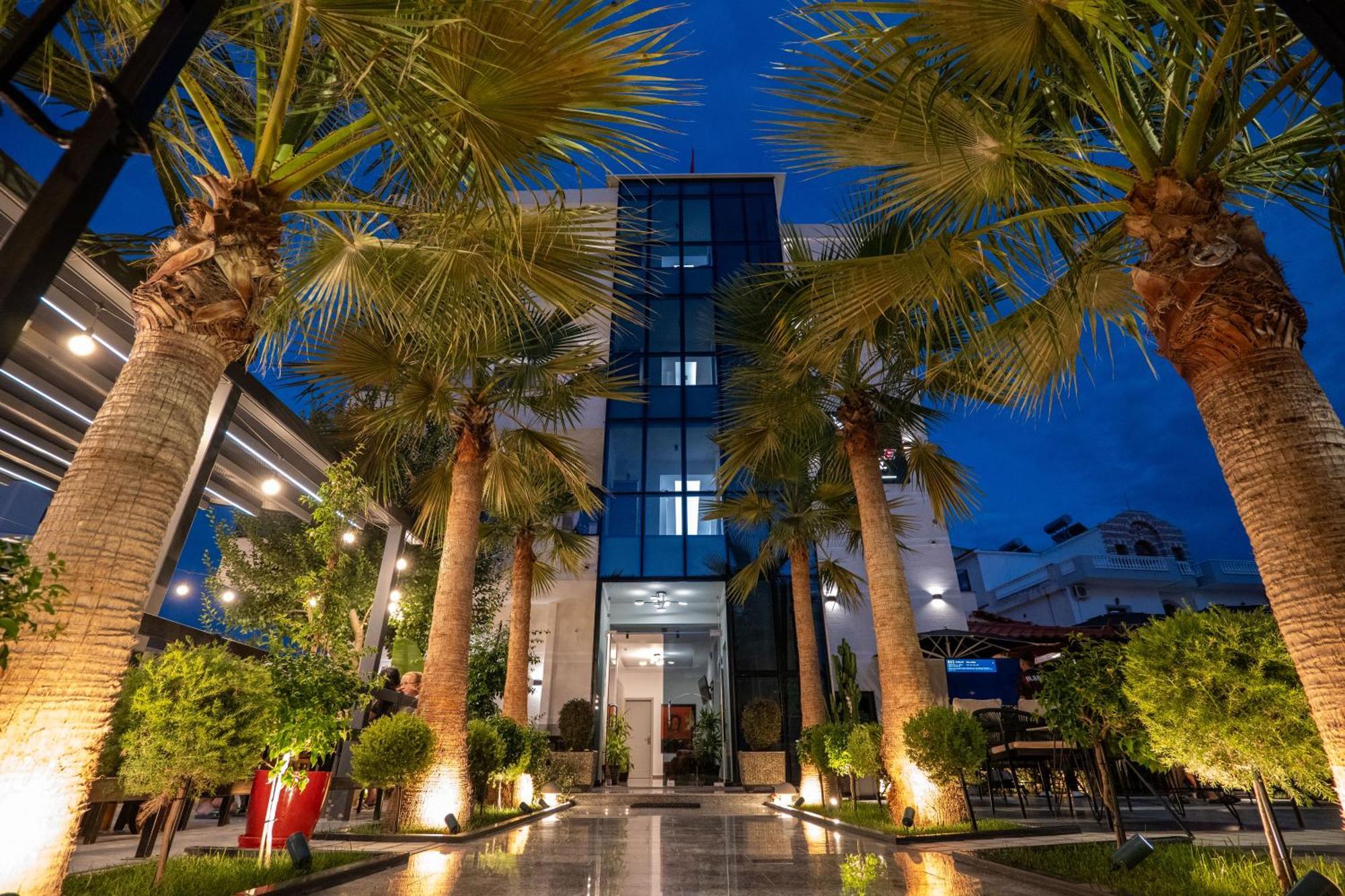 Hotel Eagle Εξαμίλιο Εξωτερικό φωτογραφία