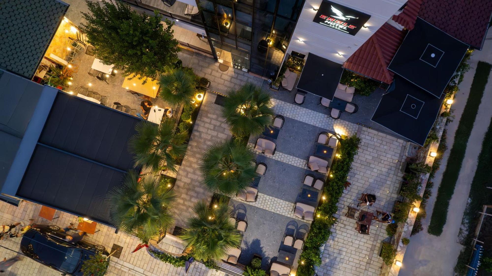 Hotel Eagle Εξαμίλιο Εξωτερικό φωτογραφία