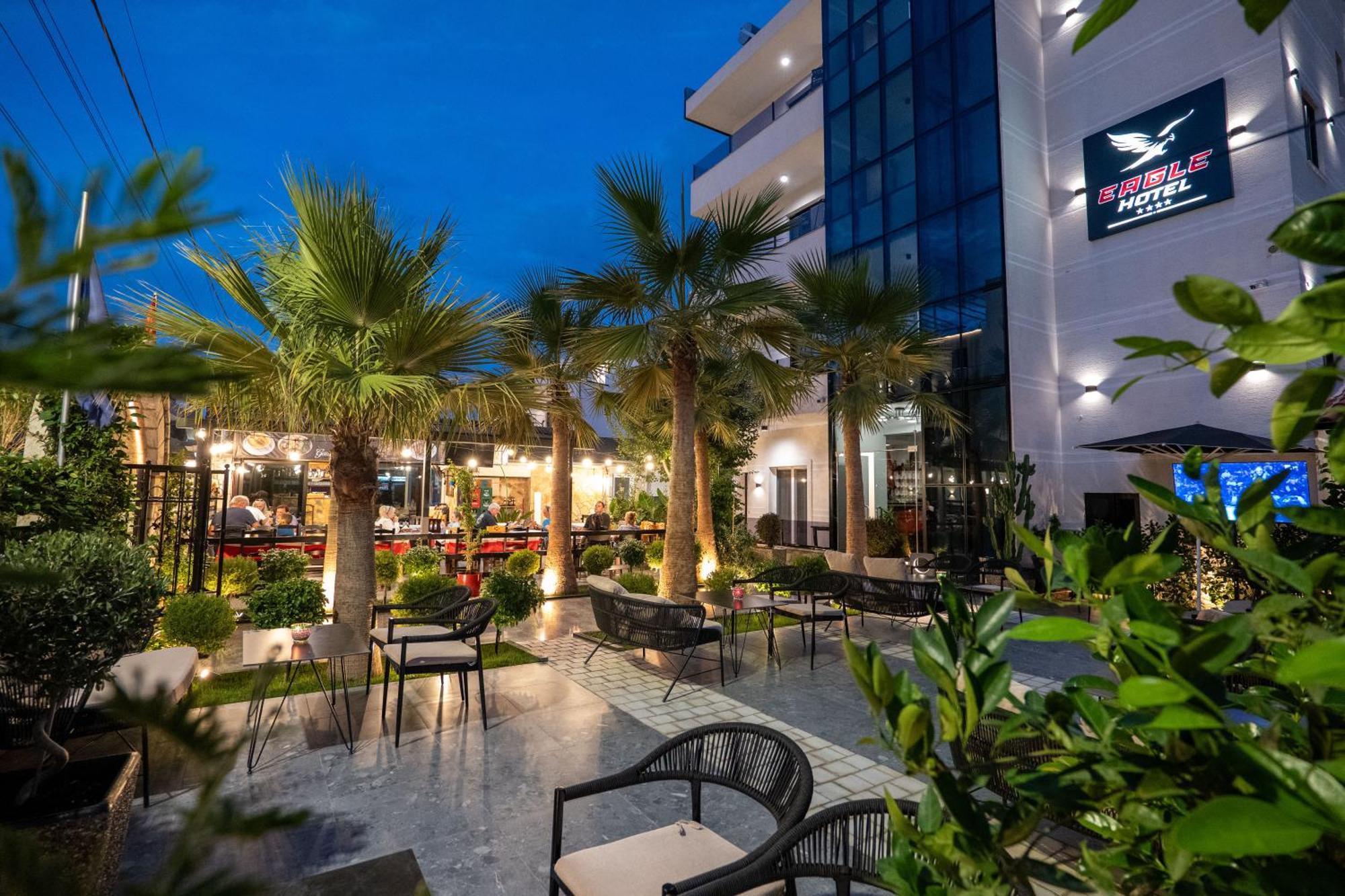 Hotel Eagle Εξαμίλιο Εξωτερικό φωτογραφία