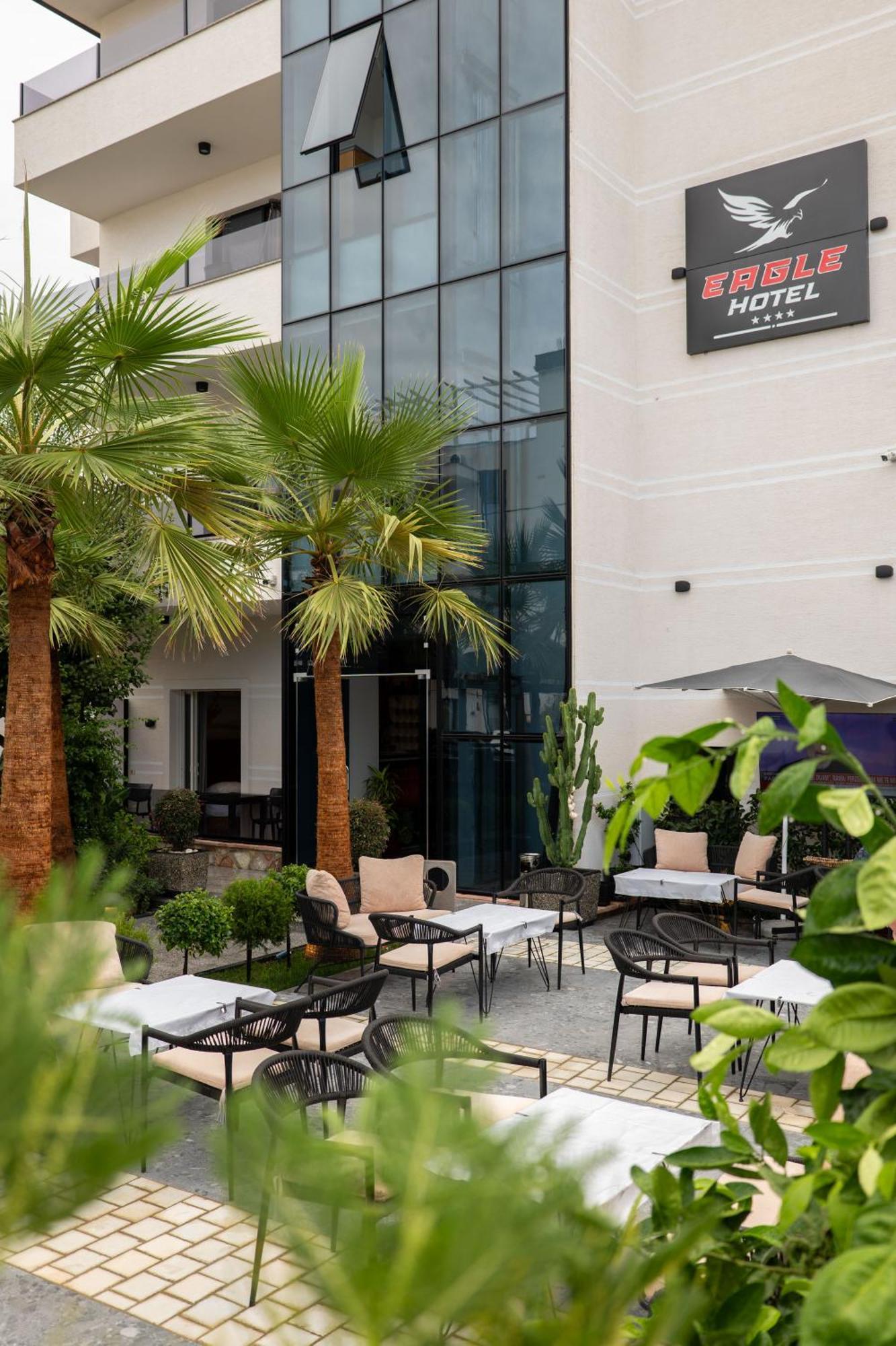 Hotel Eagle Εξαμίλιο Εξωτερικό φωτογραφία