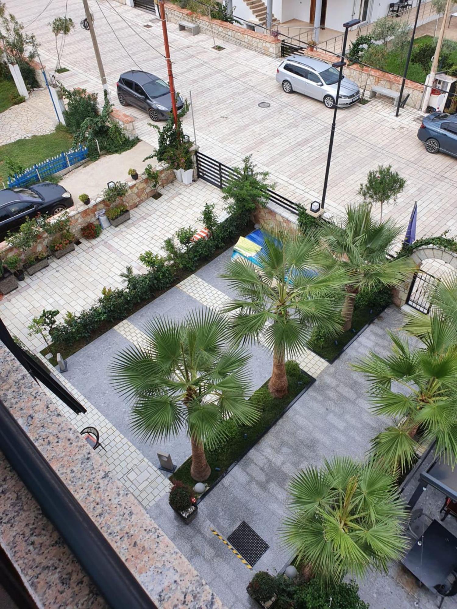 Hotel Eagle Εξαμίλιο Εξωτερικό φωτογραφία