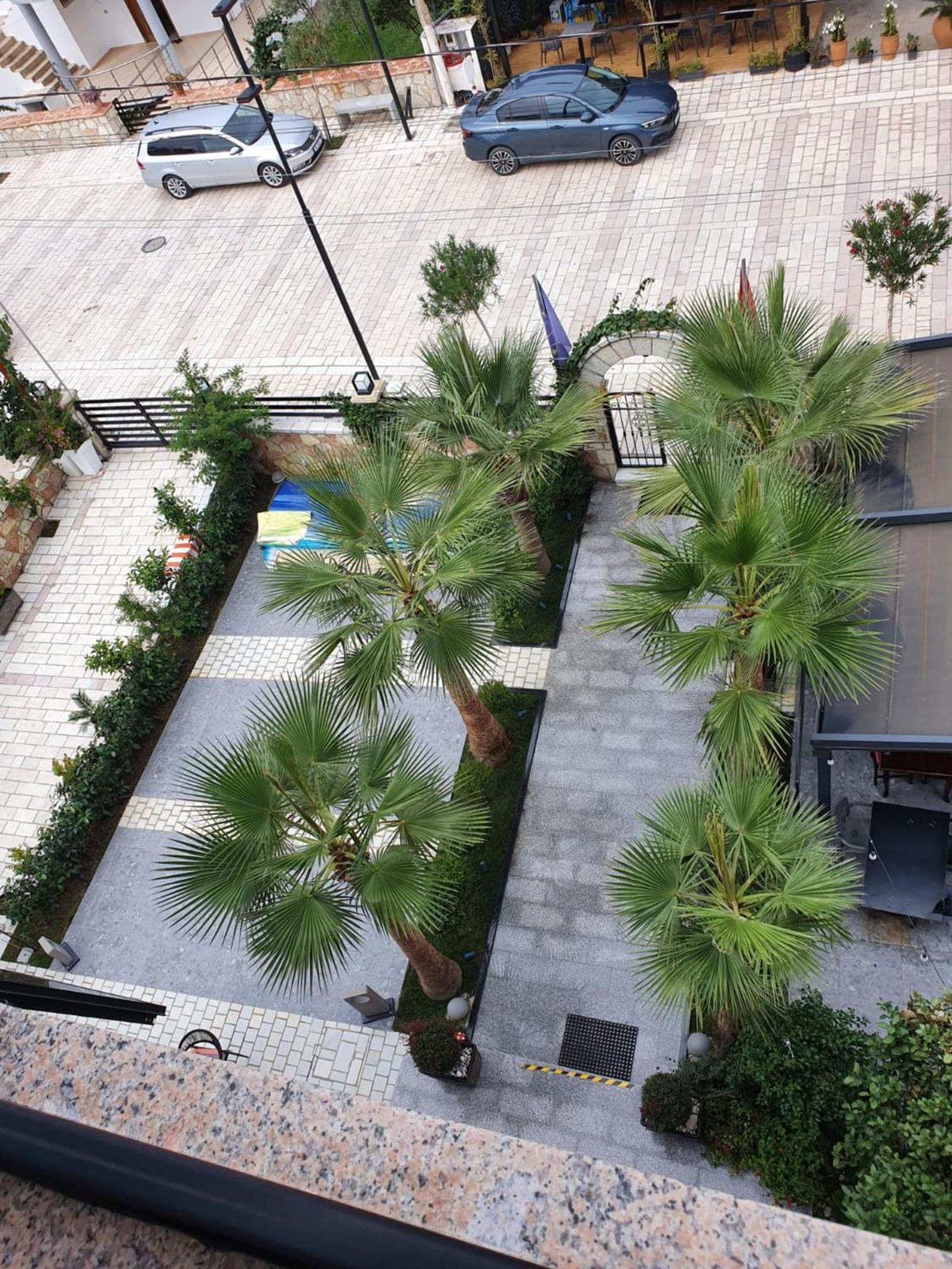 Hotel Eagle Εξαμίλιο Εξωτερικό φωτογραφία
