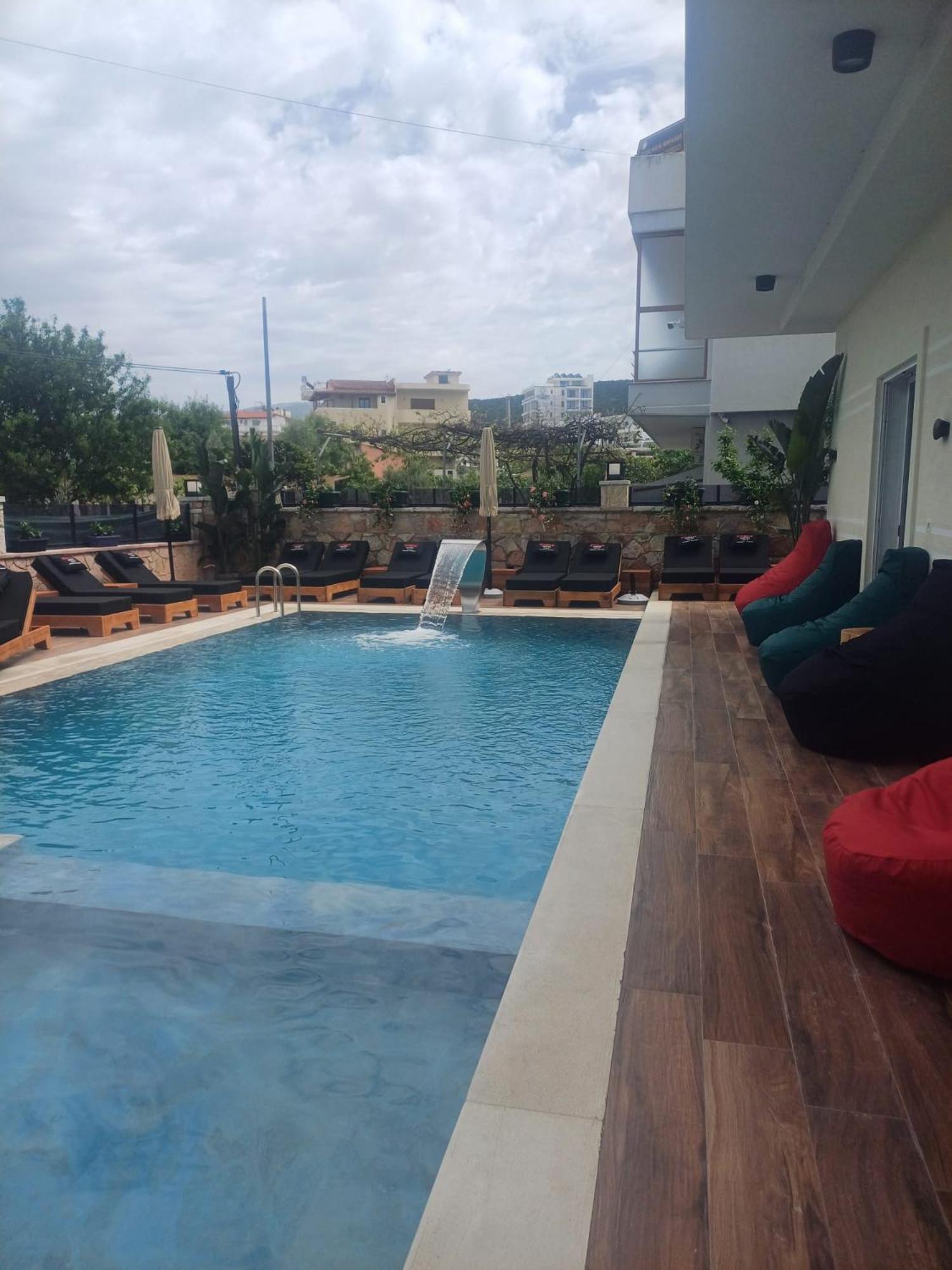 Hotel Eagle Εξαμίλιο Εξωτερικό φωτογραφία